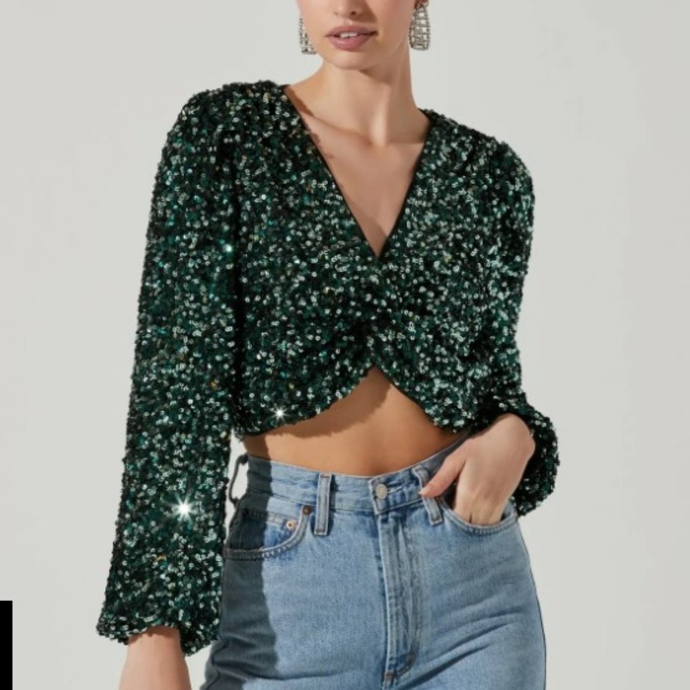 ASTR The Label Nix Sequin V-Neck Green Crop Top Blouse Size M - New With Tags